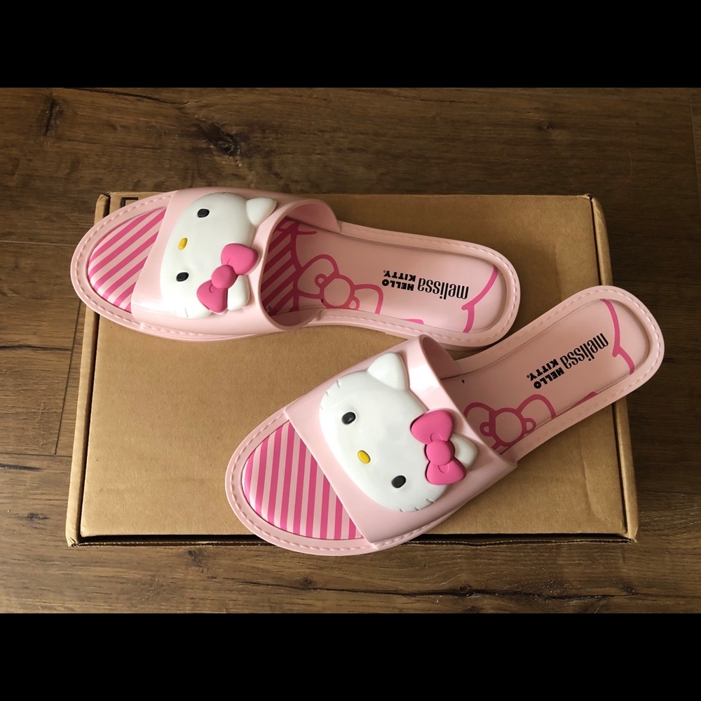 Two Pairs Left! HELLO KITTY-NWT Melissa Pink Women's Sandals - Picture 8 of 8